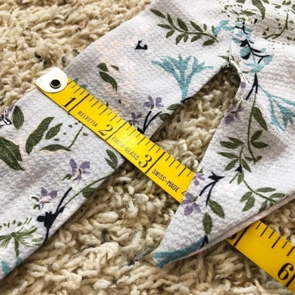 🆕 Mixit blue floral oblong neck tie skinny wrap